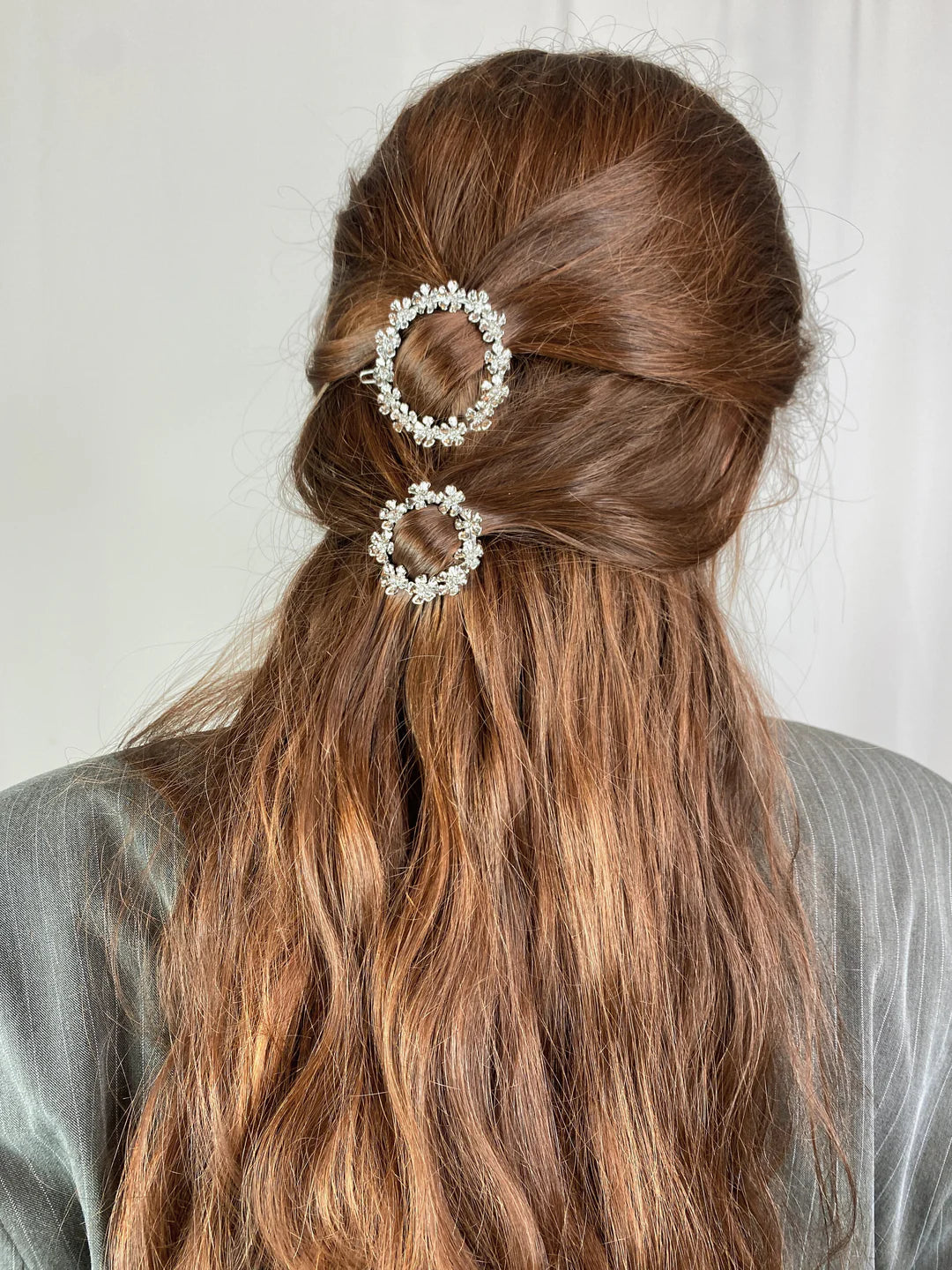 Round flower hair clip - Little Olivia silver plated